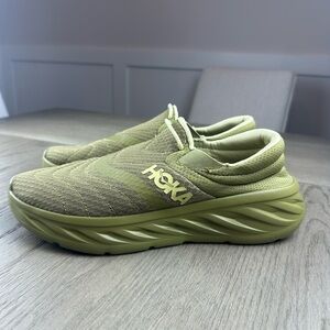 Hoka Ora Recovery Shoe 2 in the 'Green Moss / Celery Root' colorway. Size 10.
